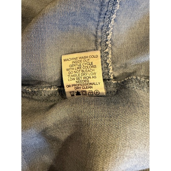 Hester & Orchard Denim Shirt XL Blue Chambray Button Down Top Casual Classic - Picture 6 of 6